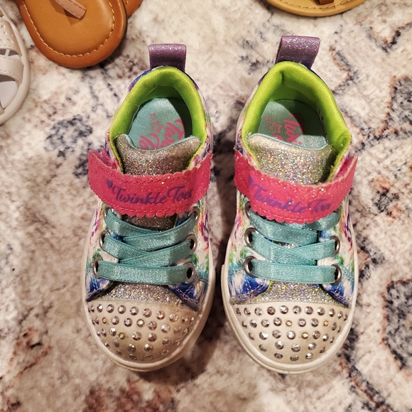 Lot of toddler girls size 5 sandals and sneakers. - Picture 5 of 5